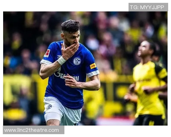 沙尔克04主场不败，继续领跑德甲积分榜