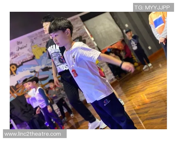 深圳街舞队与杭州街舞队实力对比赛后分析与总结